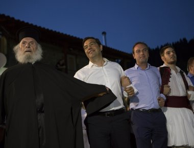 Εκοιμήθη ο θείος-ιερέας του Αλ. Τσίπρα που χόρεψαν το «καγκελάρι» (βίντεο)